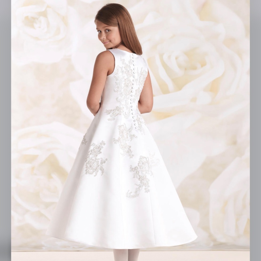 Satin appliqué circle dress